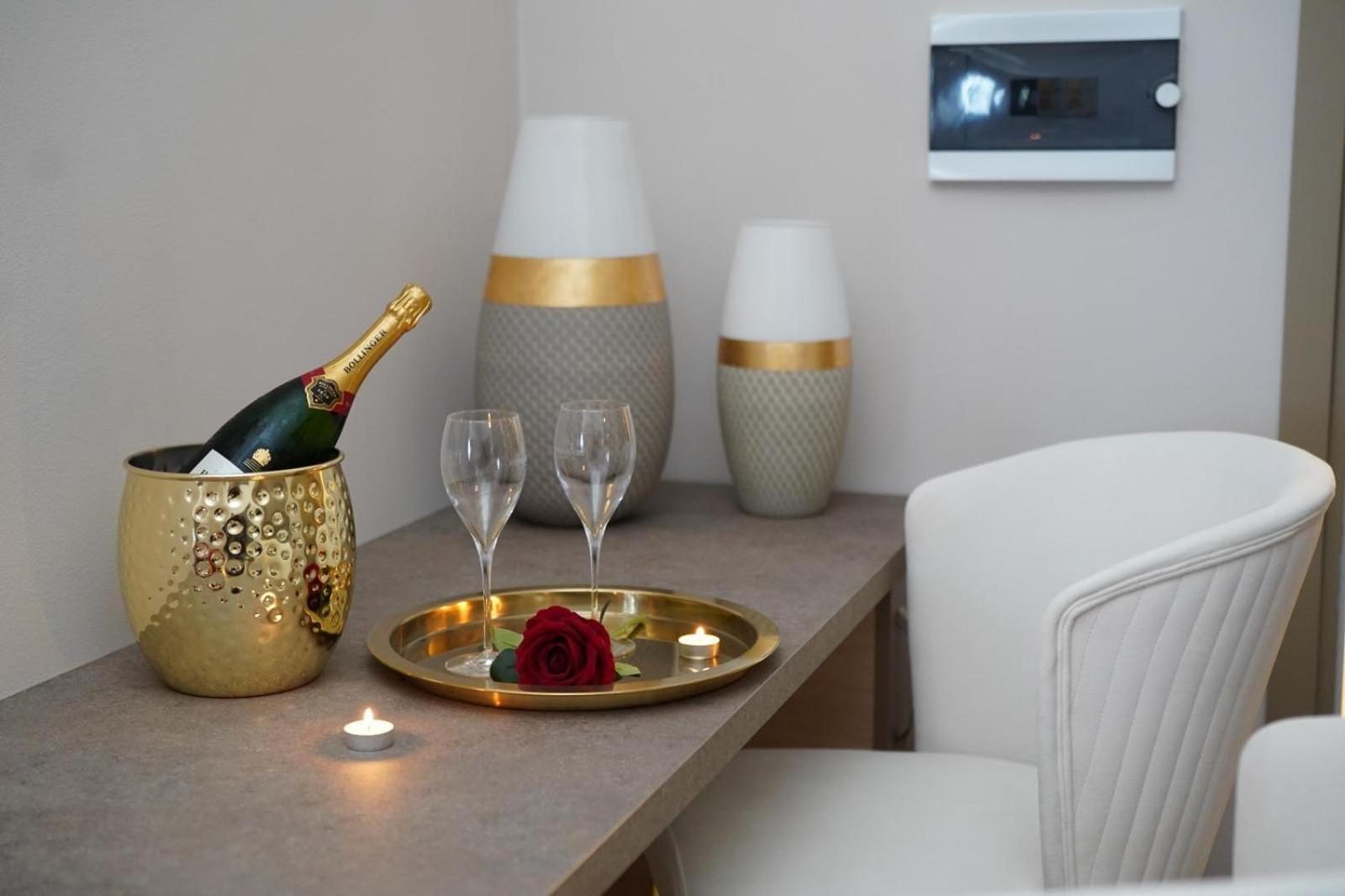 B&B Suites&Rooms Piazza Dei Martiri Κατάνια Εξωτερικό φωτογραφία