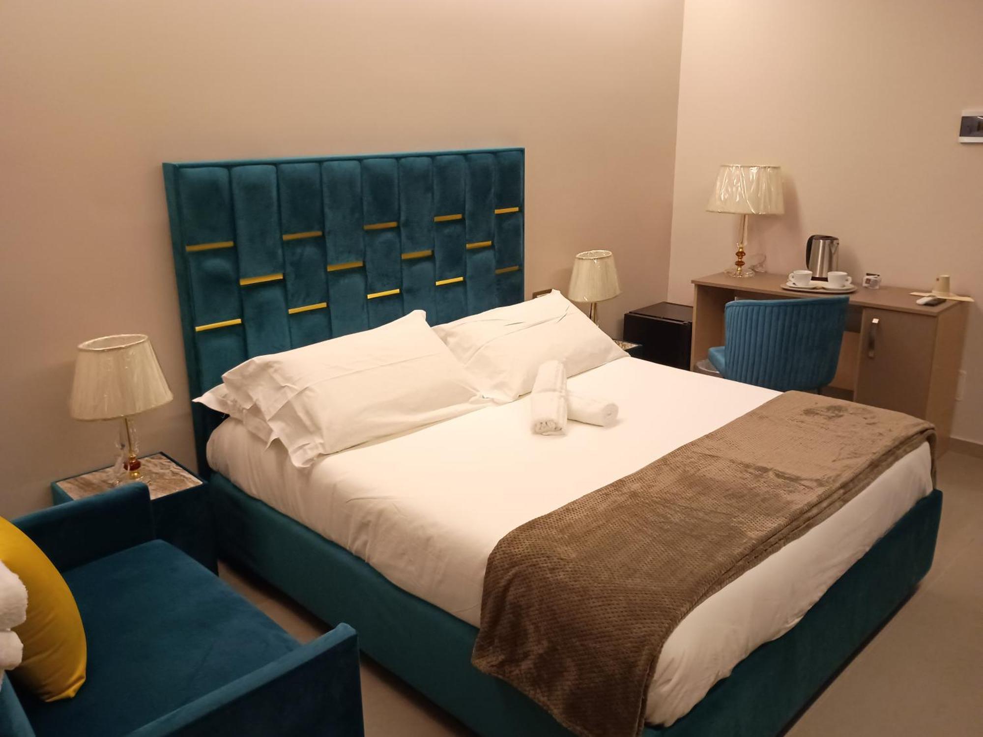 B&B Suites&Rooms Piazza Dei Martiri Κατάνια Εξωτερικό φωτογραφία